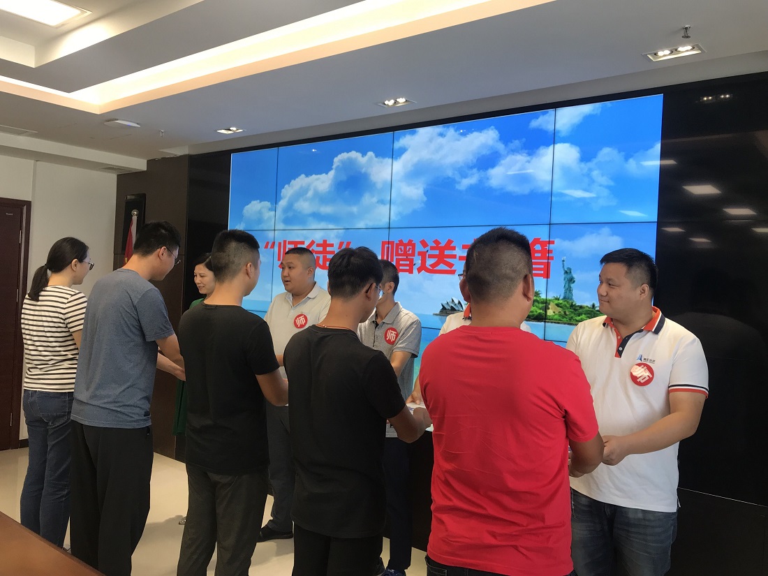 赠书.jpg