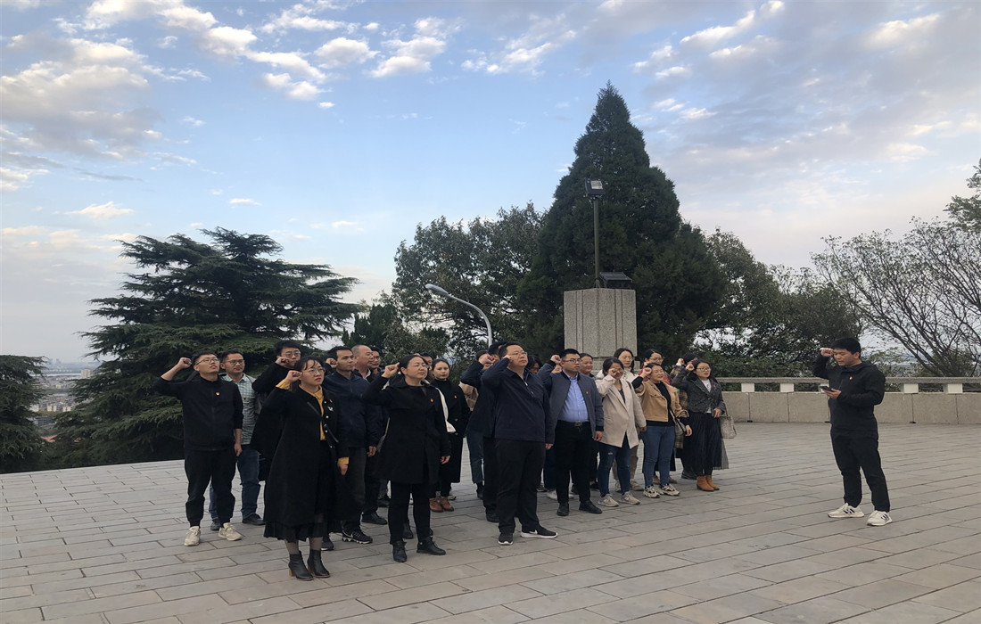 fdef0cc61a4e51cc0cd99fe36bdb962_副本.jpg