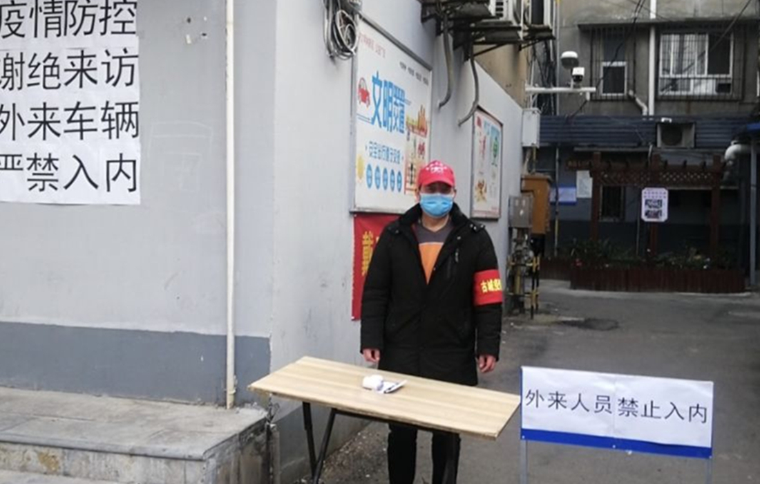 5.2张继胜同志在居住地社区开展志愿服务活动_副本.jpg