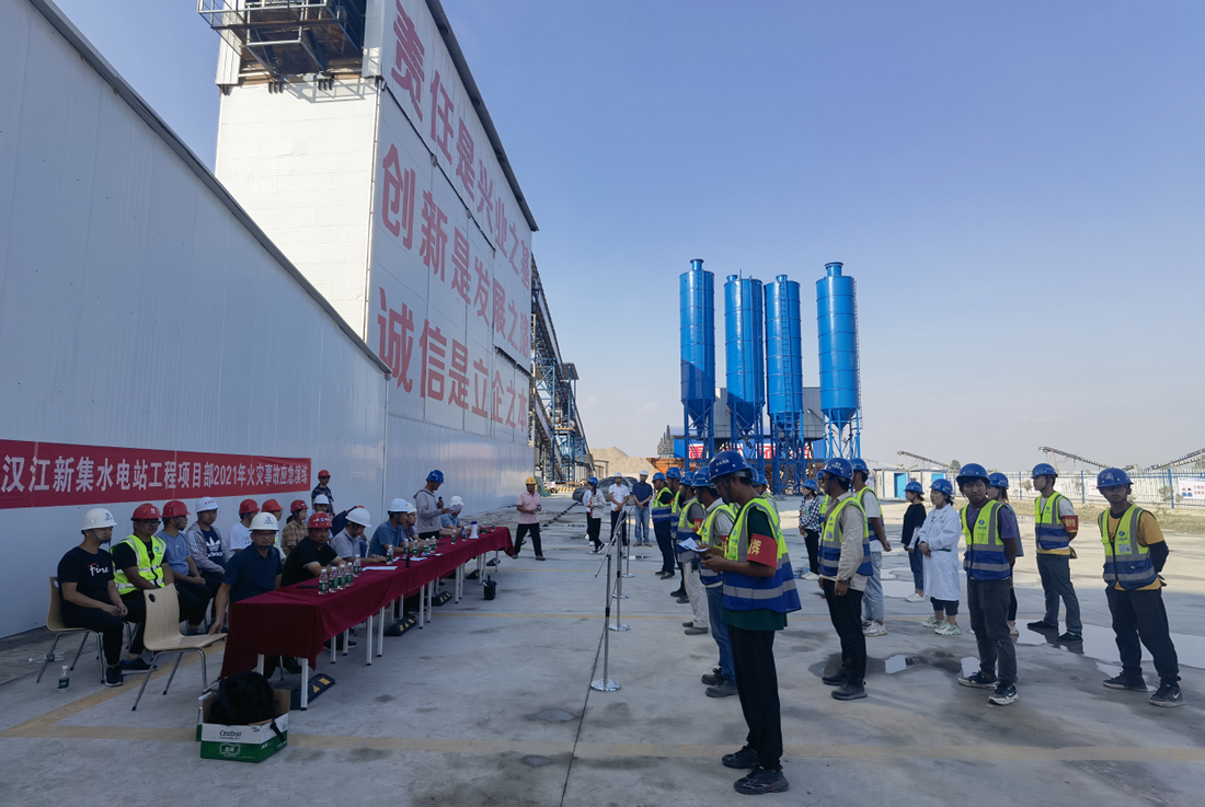图3：现场消防演练2.png