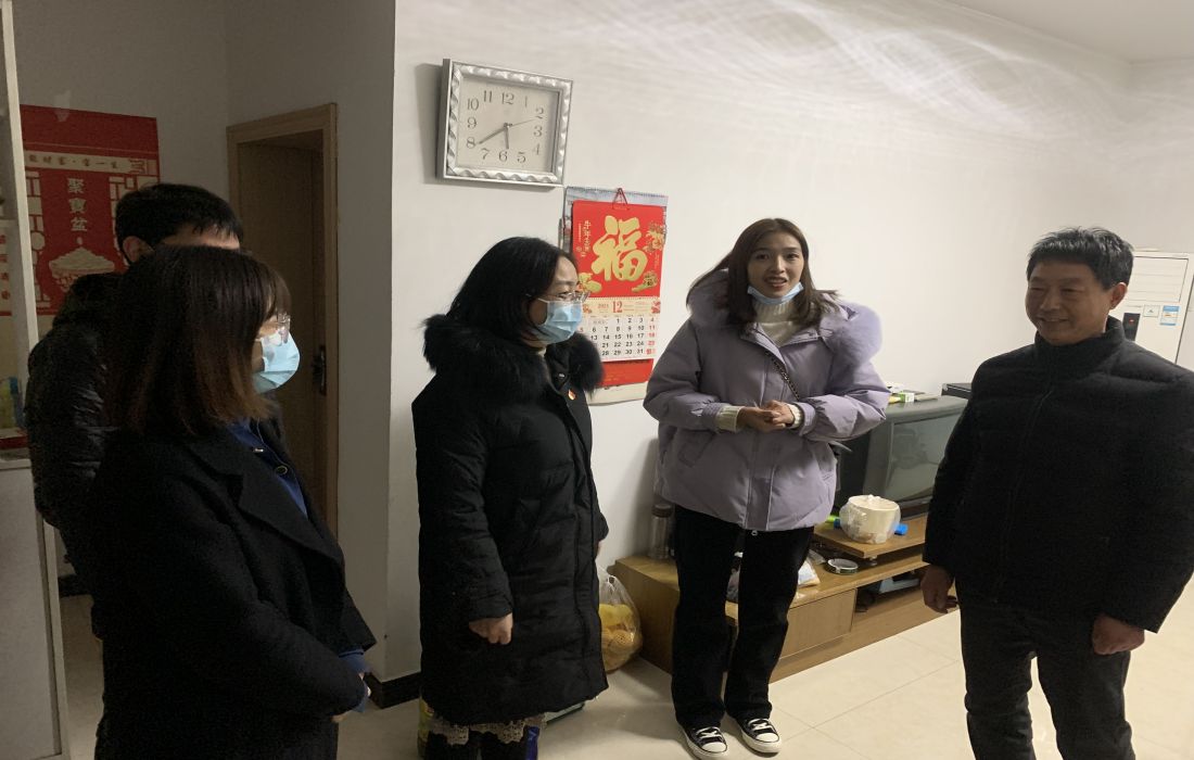 走访慰问照片.jpg 走访慰问照片.jpg