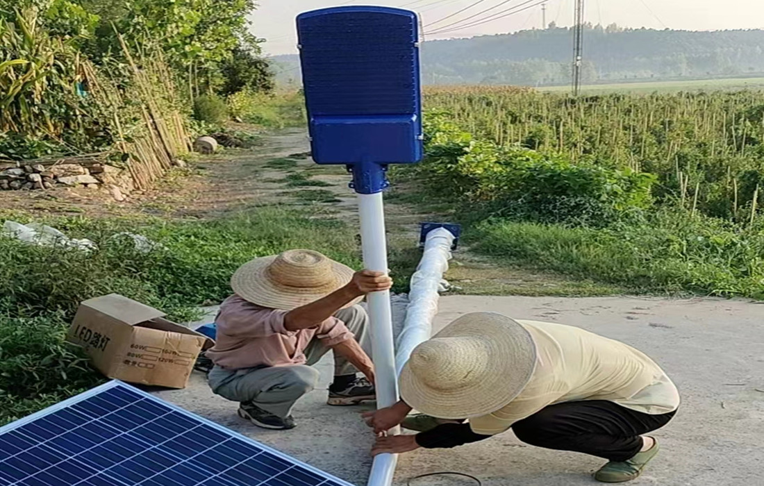 图片2:安装路灯.jpg 图片2:安装路灯.jpg