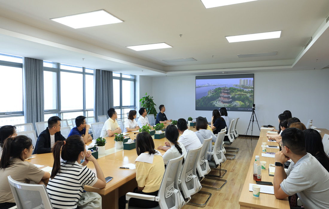 图片2：开展档案培训与交流会.jpg