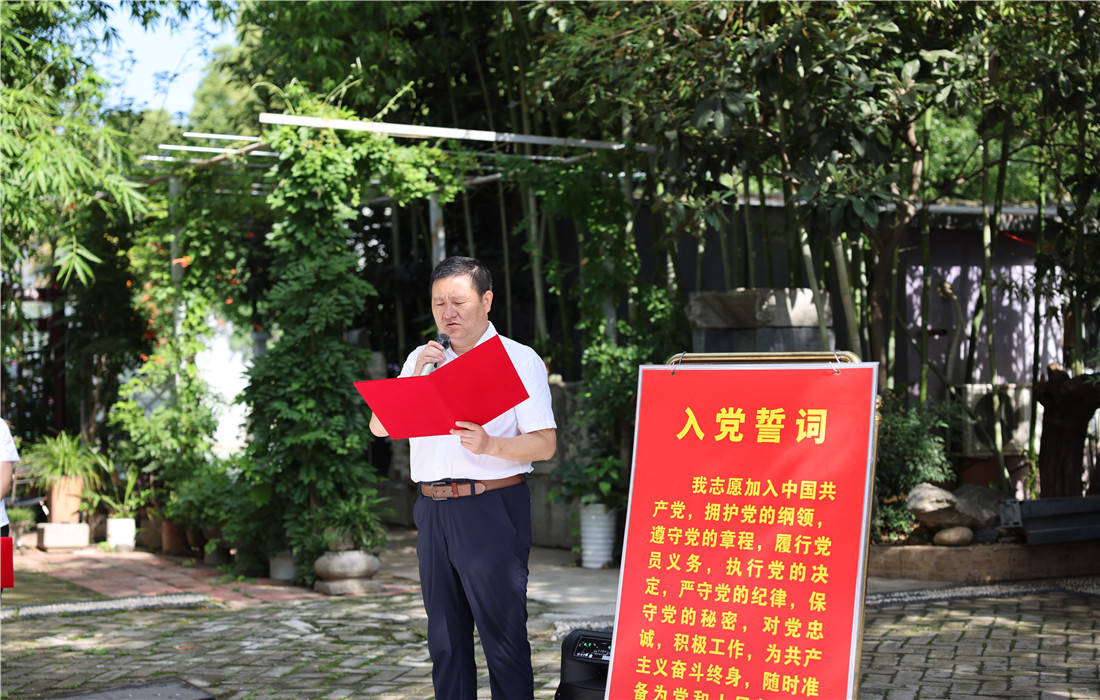 新闻照片3.jpg 新闻照片3.jpg