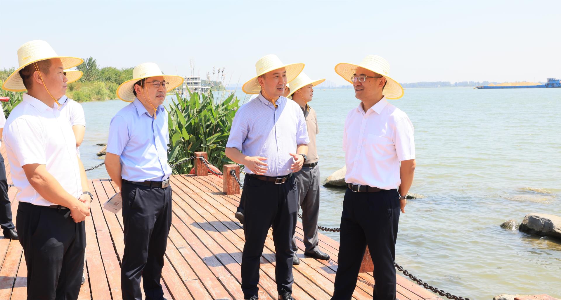图片3.调研凤林古渡生态公园2.JPG