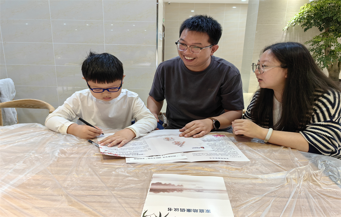 房投公司：开展家企联建 创建最美家庭1.jpg