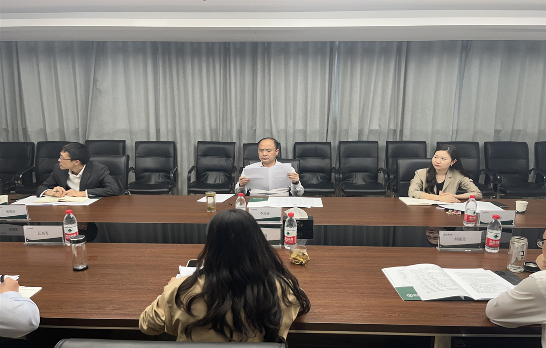10月26日李瑞涛调研恒泰健康公司照片6_副本.jpg 10月26日李瑞涛调研恒泰健康公司照片6_副本.jpg