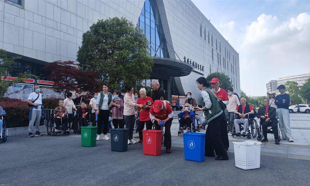 2024年4月21日，恒泰·悦居社区长者照护中心开展规划展览馆一日游活动3.jpg