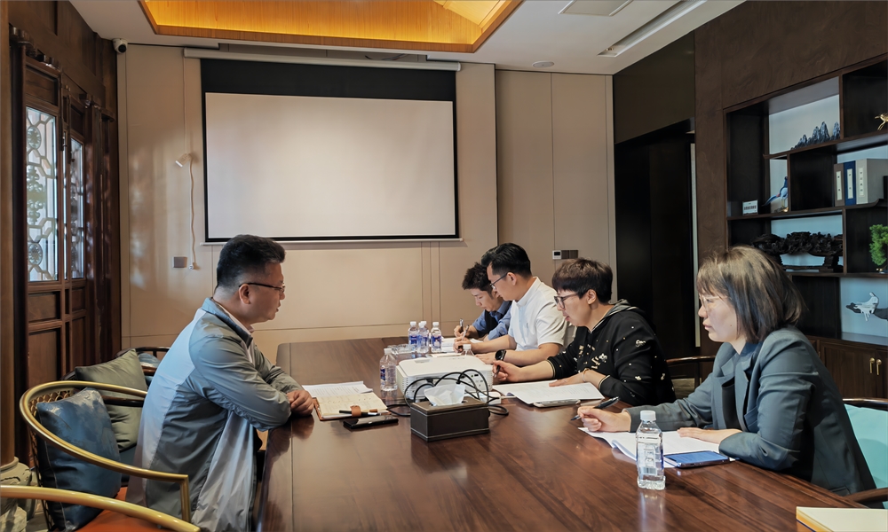 4月26日熊峰组织召开管家巷文化休闲街区五一节前安全生产会 (1).jpg 4月26日熊峰组织召开管家巷文化休闲街区五一节前安全生产会 (1).jpg