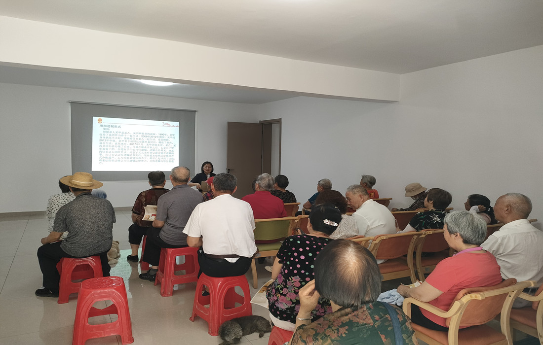 2024年5月24日,恒泰健康联合顺安山社区开展“《民法典》宣传进社区 助力维护公民合法权益”活动4_副本.jpg 2024年5月24日,恒泰健康联合顺安山社区开展“《民法典》宣传进社区 助力维护公民合法权益”活动4_副本.jpg