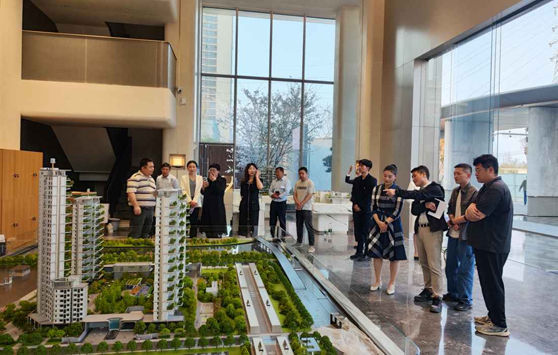 滨江ONE项目参观.jpg 滨江ONE项目参观.jpg
