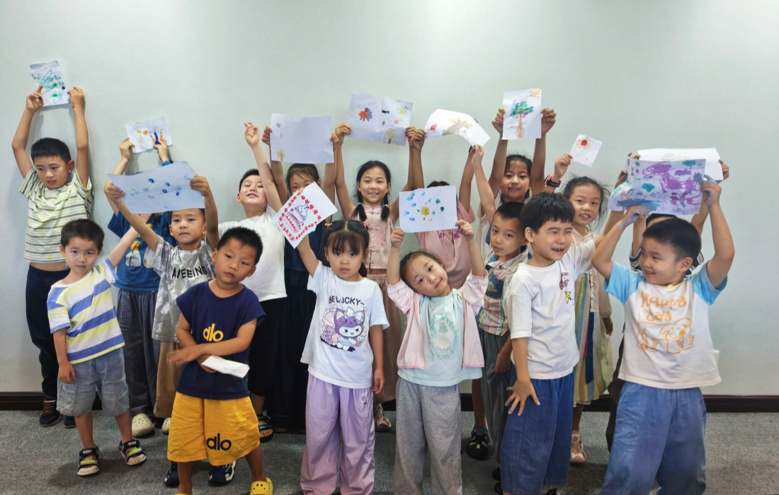 托管官网2.jpg 托管官网2.jpg