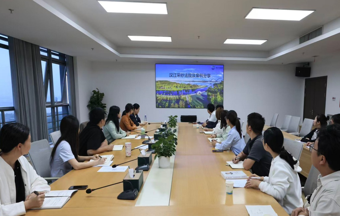 图片1.法规及合规经营培训照片1_副本.jpg 图片1.法规及合规经营培训照片1_副本.jpg