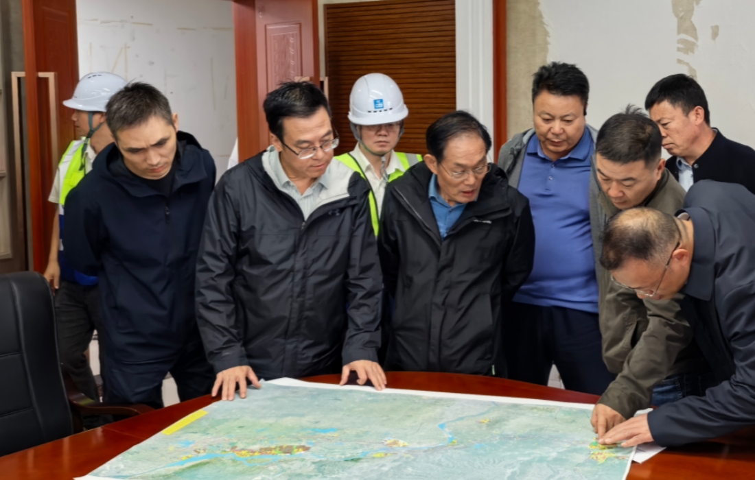 赵庆带队调研和襄高速项目、老谷南高速项目1_官网.jpg 赵庆带队调研和襄高速项目、老谷南高速项目1_官网.jpg