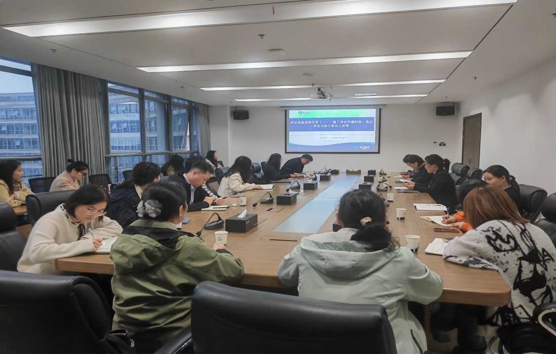 沙龙现场图片_副本.jpg 沙龙现场图片_副本.jpg