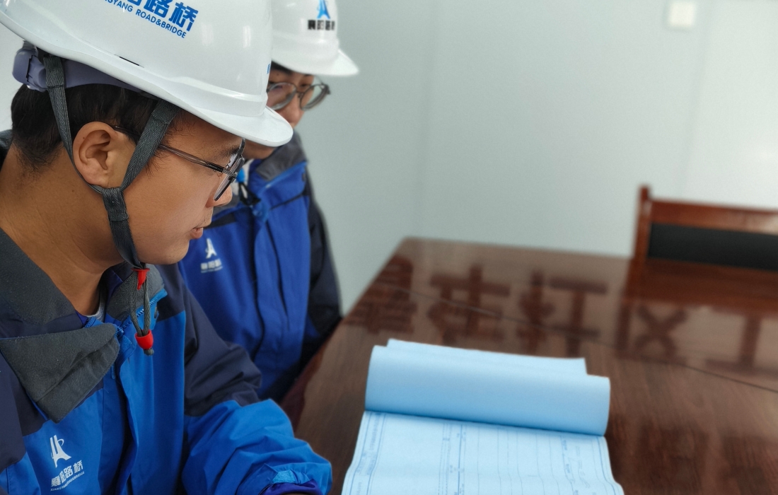 毛志良_官网.jpg 毛志良_官网.jpg